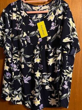 NWT Anydeer 3X Navy Floral Blouse, V-Neck, 3 Wooden Button, Short Sleeves